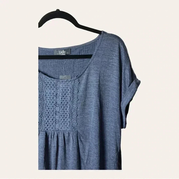 BELLEโ SHORT SLEEVE TOP BLUE IN COLOR SIZE LARGE - Picture 2 of 9